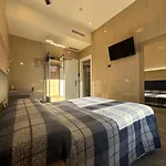 Midway Hotel