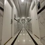 Hotel Midway 3*