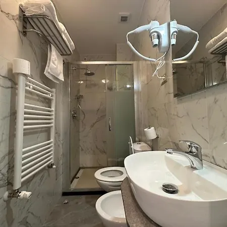 Midway 3* Milan