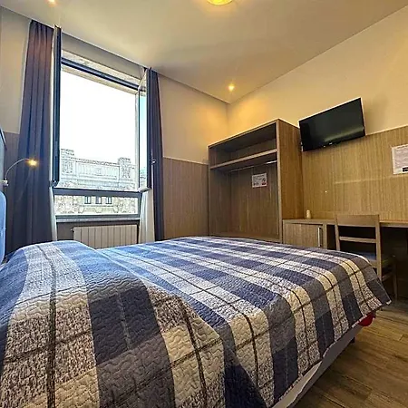 Midway Hotell 3*