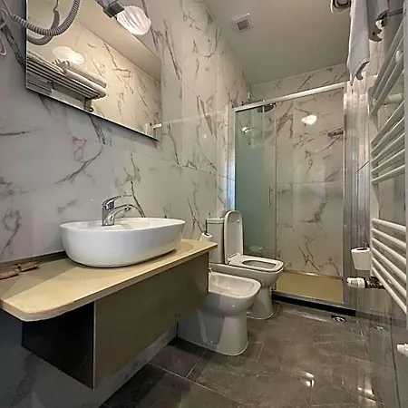 Midway Hotel 3*