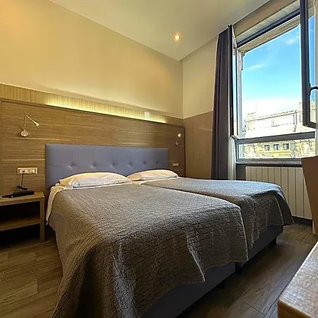 Midway Hotel 3*