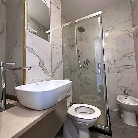Hotel Midway 3*